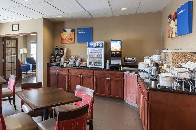 comfort inn and suites near university of wyoming