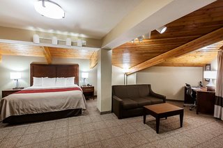 comfort inn and suites near university of wyoming