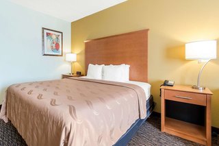 Clarion Hotel & Suites University - Shippensburg,Harrisburg>>Gettysburg,3 star
