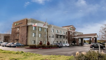 Holiday Inn Express Hotel & Suites Lincoln By Ihg,Roseville>>Lincoln,3 star
