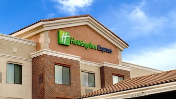 Holiday Inn Express Hotel & Suites Lincoln By Ihg,Roseville>>Lincoln,3 star
