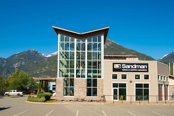 sandman hotel and suites squamish