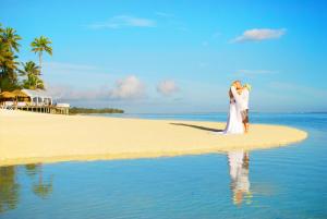 sanctuary rarotonga on the beach adults only