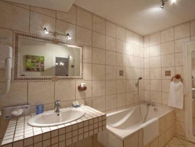 hotel le clos des arts