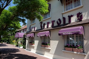hotel le clos des arts