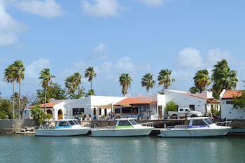 van der valk plaza beach and dive resort bonaire