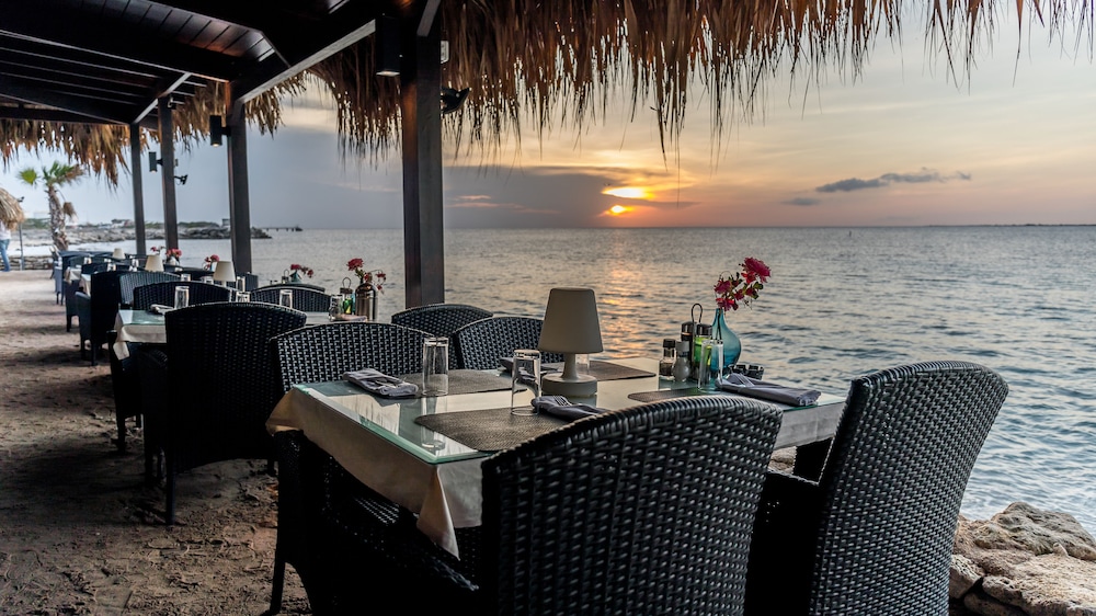 van der valk plaza beach and dive resort bonaire