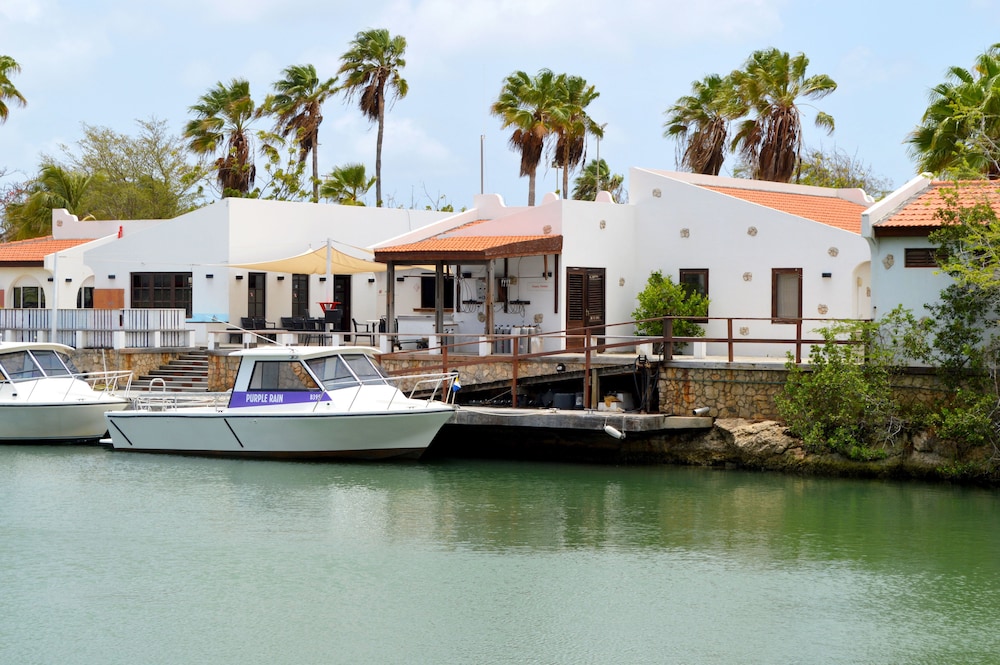 van der valk plaza beach and dive resort bonaire