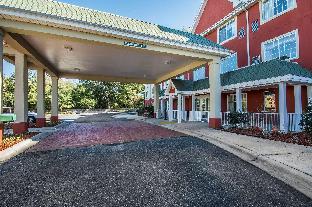 Econo Lodge Inn And Suites,In The City Center,3 star