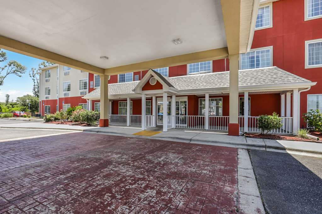 econo lodge inn and suites