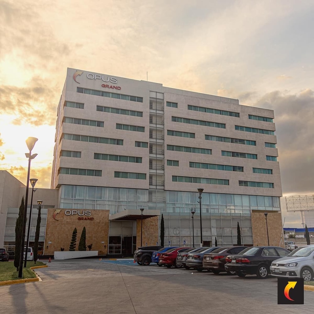 hotel opus grand toluca aeropuerto