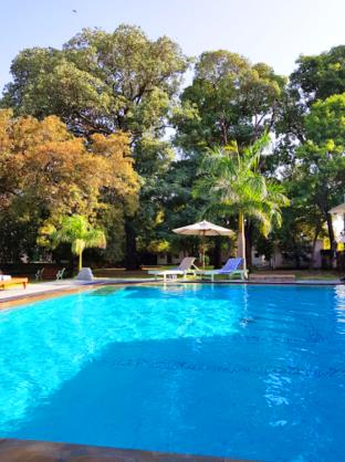 Bijay Niwas Palace Hotel,Near St. Paul School,3 star