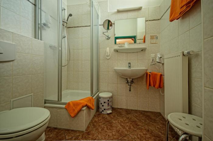 gasthaus and hotel zur henne