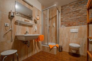 gasthaus and hotel zur henne