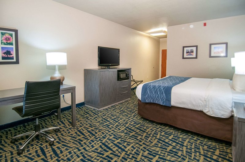 comfort inn and suites pauls valley city lake
