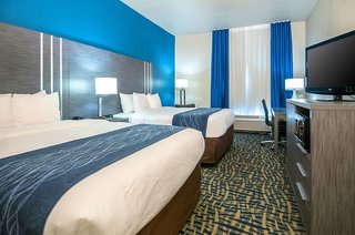 comfort inn and suites pauls valley city lake
