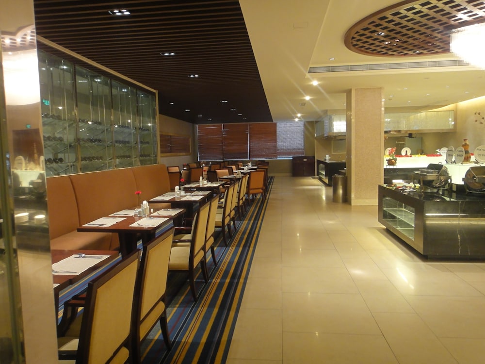 jinjiang west capital international hotel