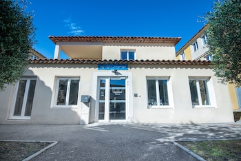 odalys apparthotel le tholonet