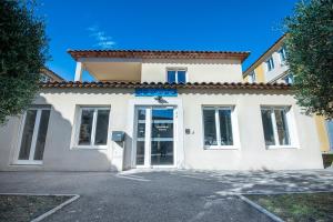 odalys apparthotel le tholonet