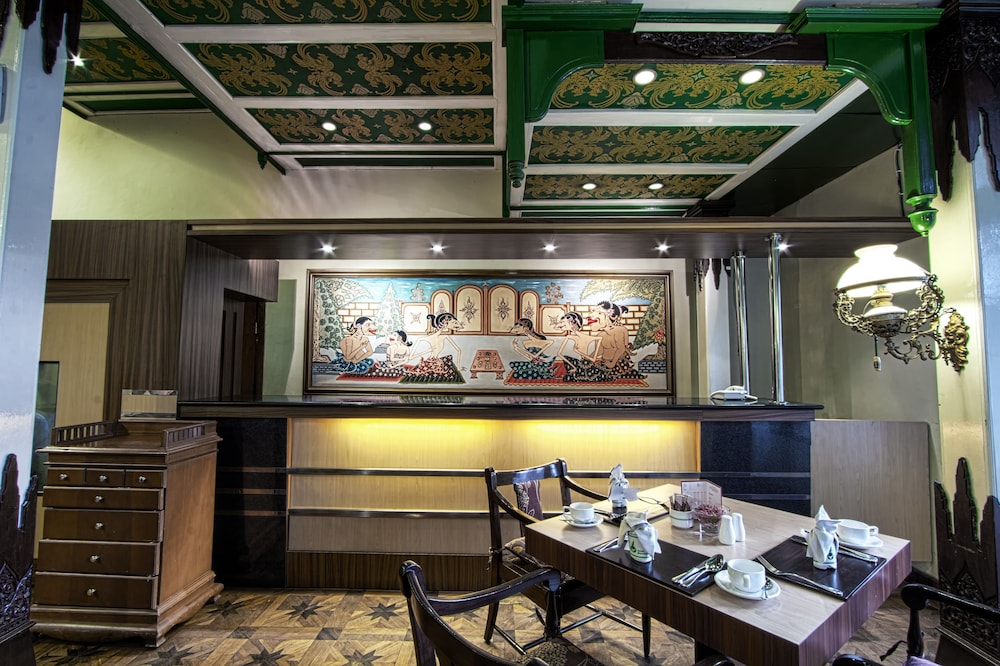 kusuma sahid prince hotel
