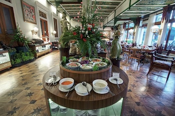 kusuma sahid prince hotel