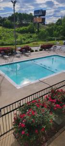 Quality Inn,Near Forest City Golf Course,3 star