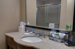 hampton inn suites smithfield