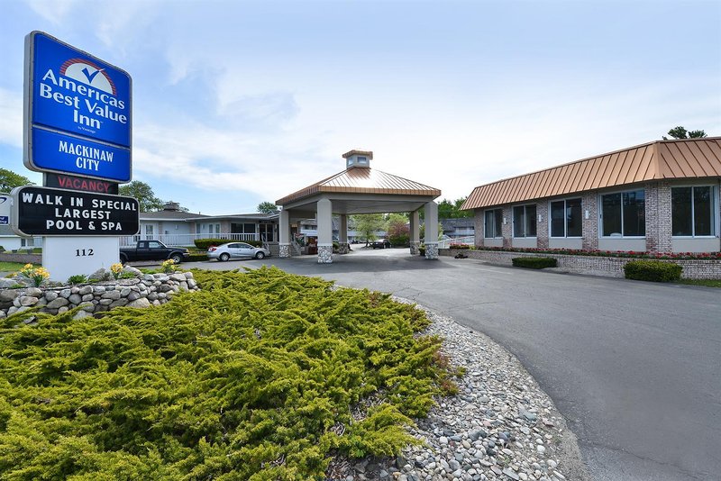 americas best value inn mackinaw city