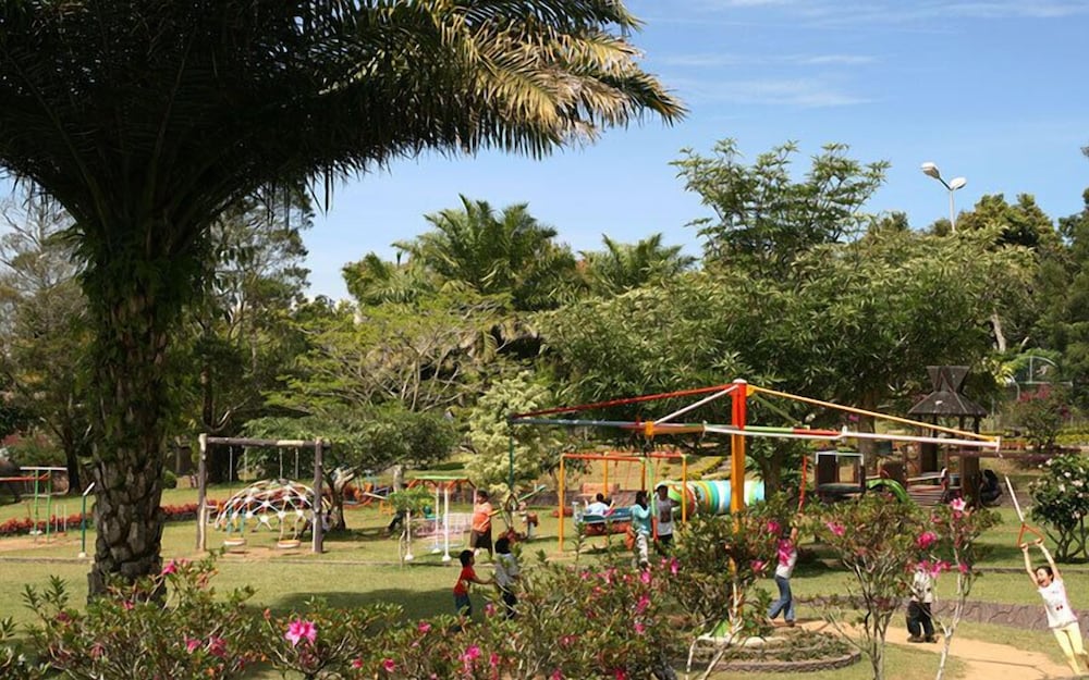 sinabung hills berastagi