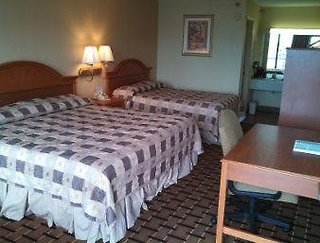 clarion inn and suites near the leconte center pigeon forge