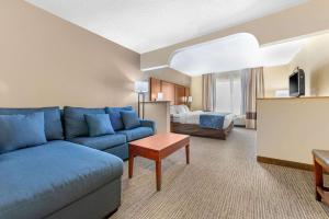 comfort suites findlay i 75