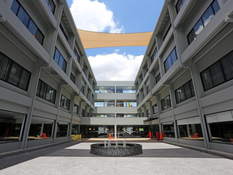 s ratchada leisure hotel