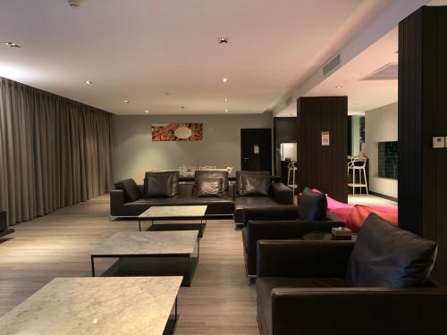 s ratchada leisure hotel