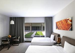 s ratchada leisure hotel