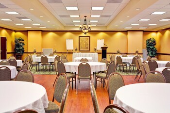 Holiday Inn Express & Suites Millington By Ihg,Millington>>Memphis,3 star