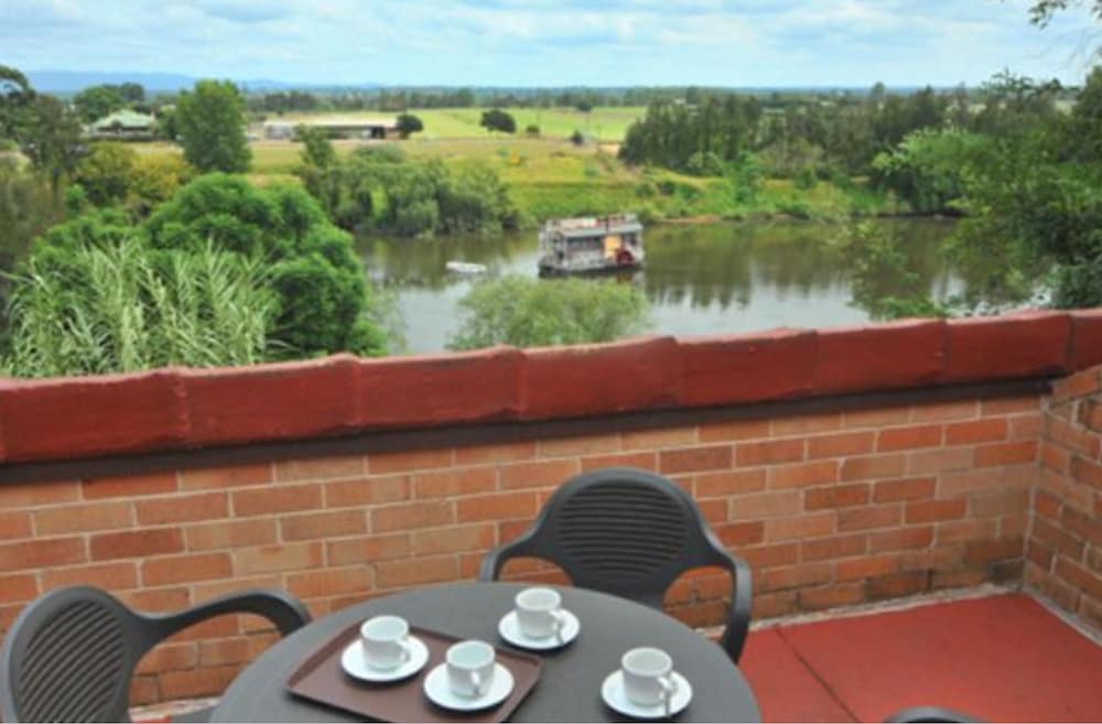 windsor riverview inn