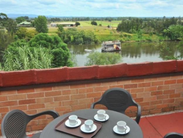 windsor riverview inn