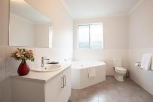 discovery resorts mccracken country club