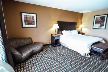 hampton inn and suites pine bluff
