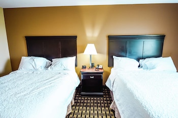 hampton inn and suites pine bluff