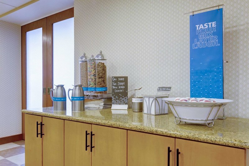 hampton inn st louis columbia
