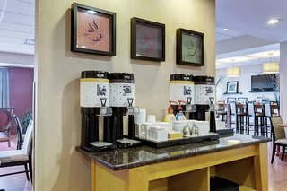 hampton inn st louis columbia