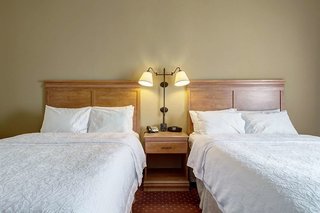 hampton inn st louis columbia