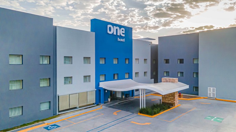 one saltillo aeropuerto