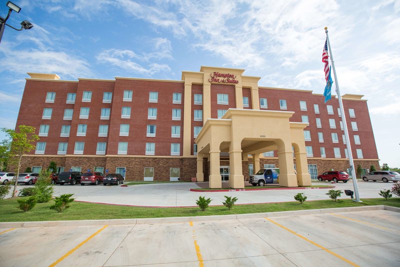 hampton inn and suites oklahoma city airport