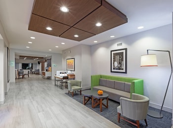 Holiday Inn Express Suites Jasper By Ihg,Oak Hill>>Jasper,3 star