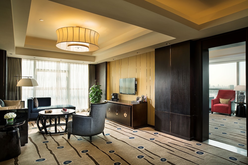 expo center hotel