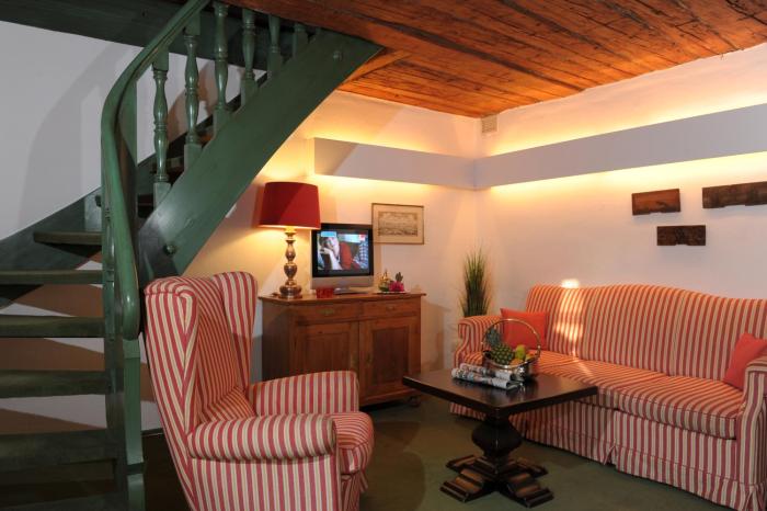 hotel schloss leonstain
