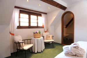 hotel schloss leonstain