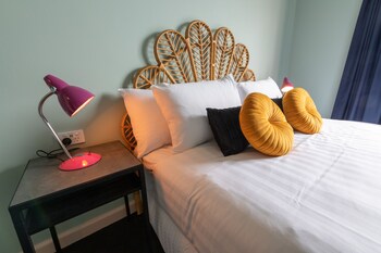 roamer st kilda formerly selina st kilda